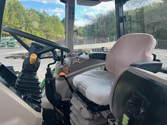 2018 John Deere 6105E