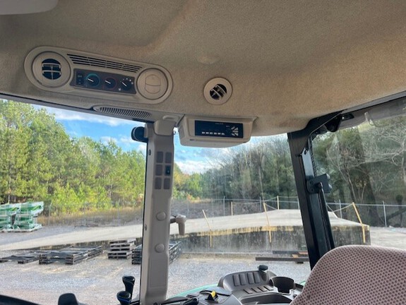 2018 John Deere 6105E