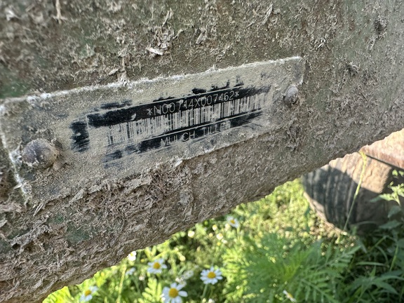 Photo of 2005 John Deere 714