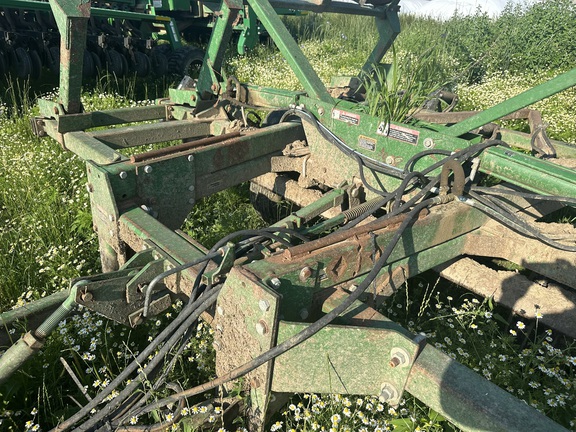 Photo of 2005 John Deere 714