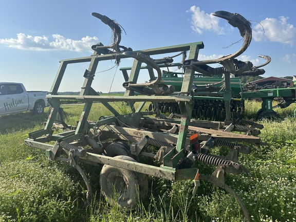 Photo of 2005 John Deere 714