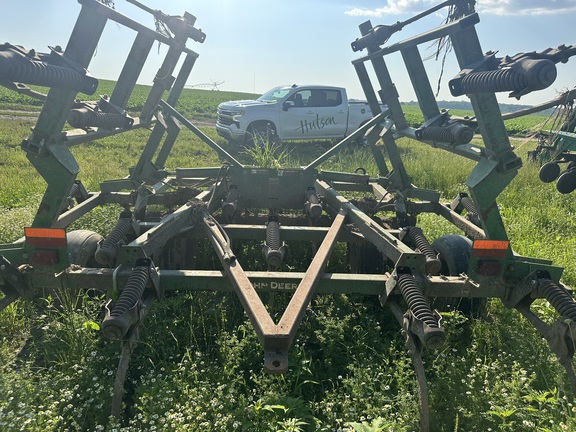 Photo of 2005 John Deere 714