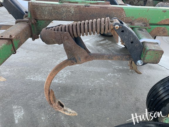 Photo of 2005 John Deere 714