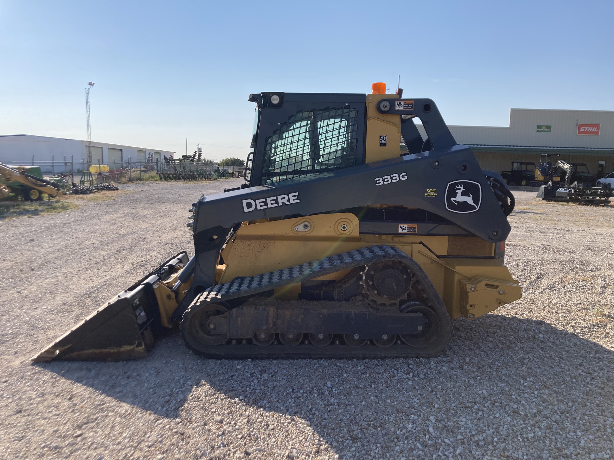 2020 John Deere 333G Image 4