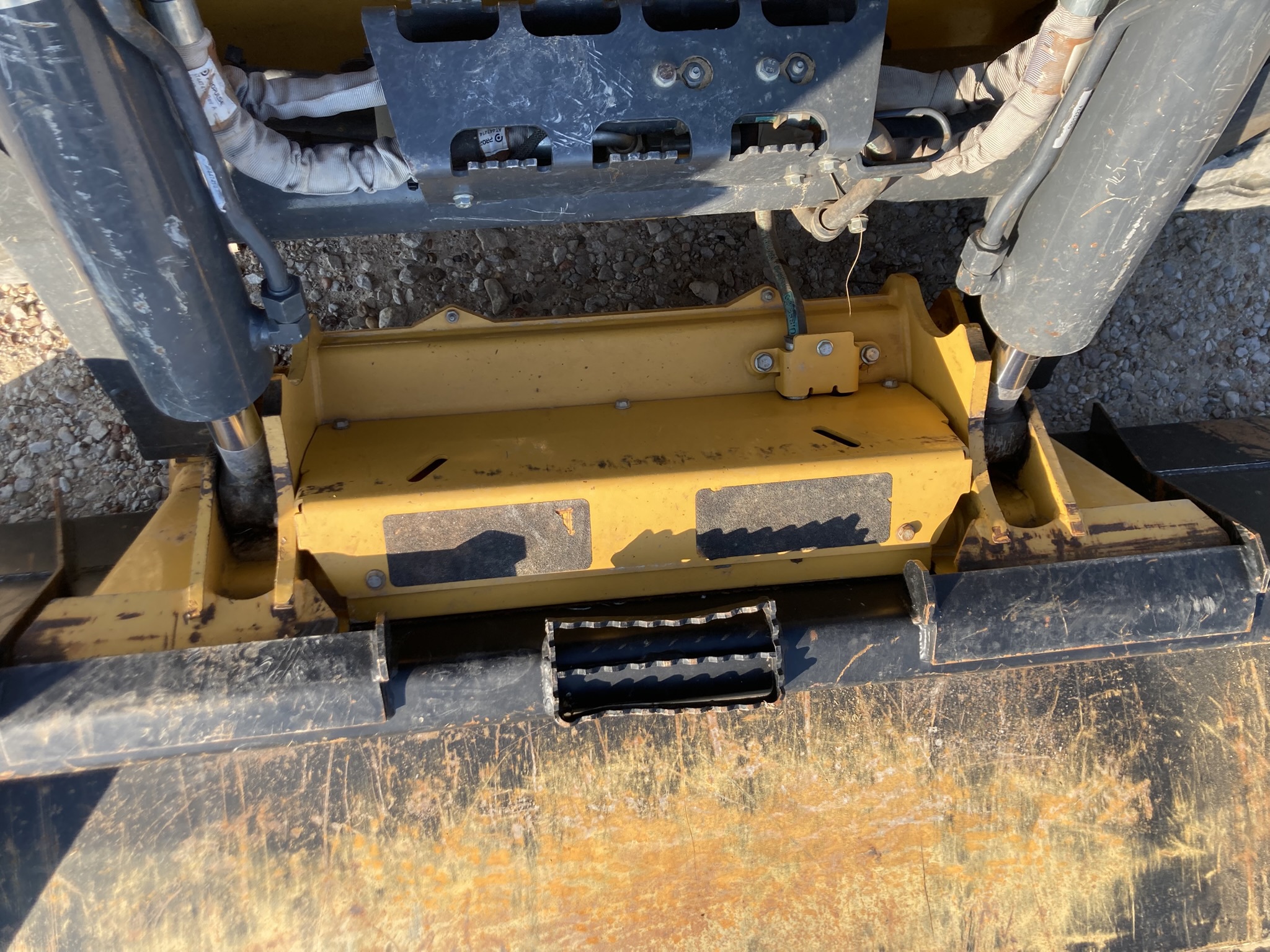 2020 John Deere 333G Image 10