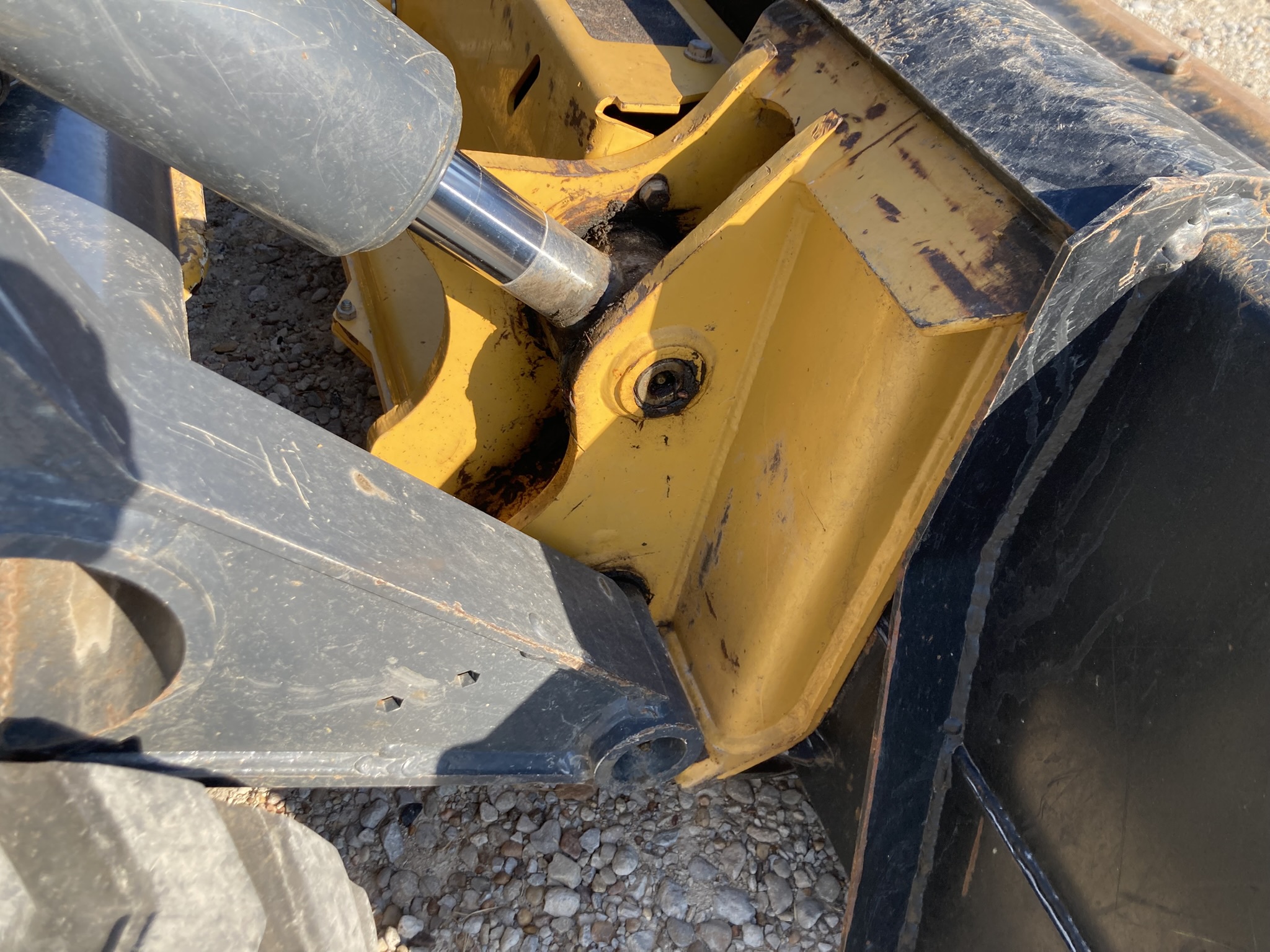 2020 John Deere 333G Image 11