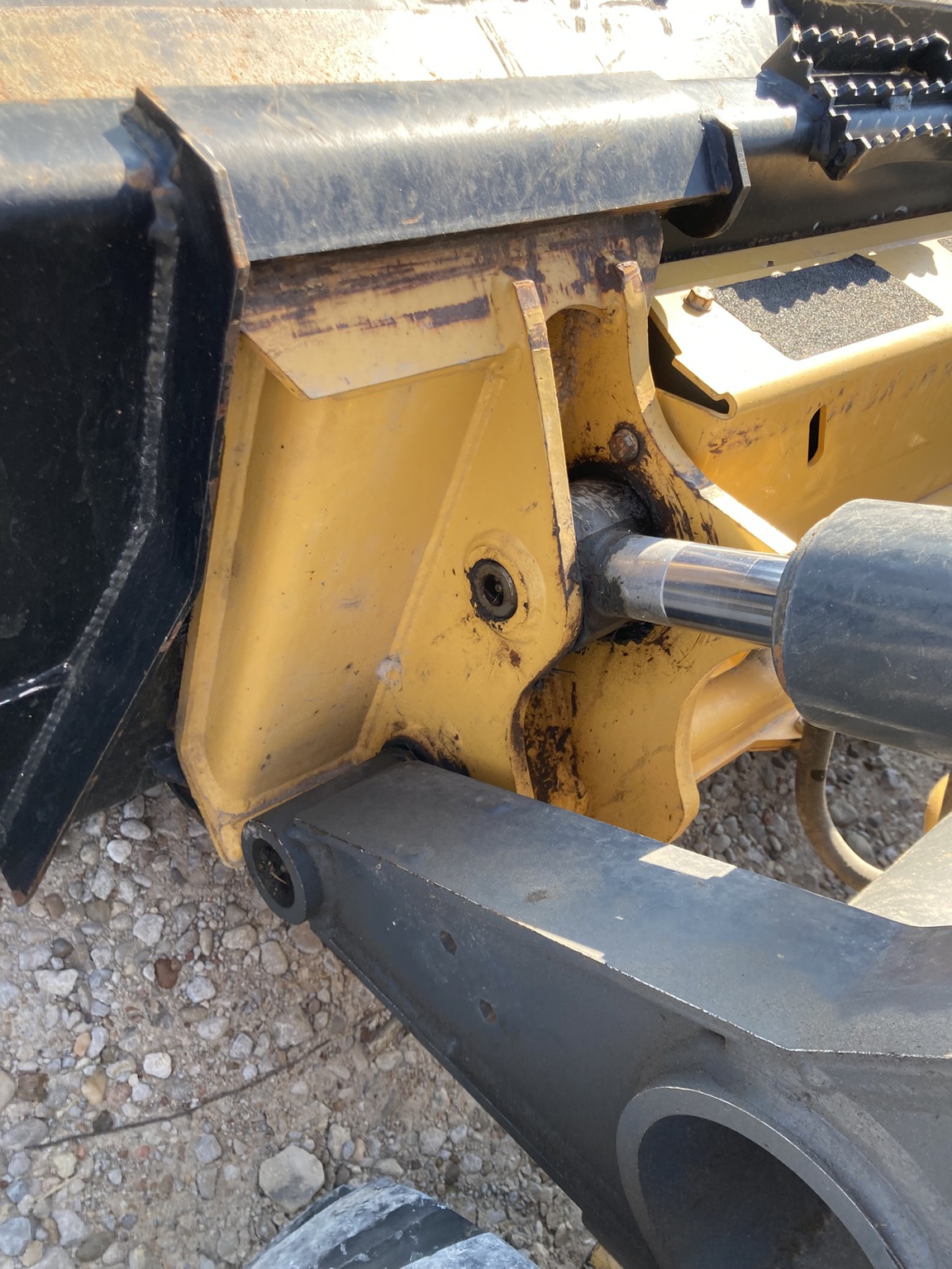 2020 John Deere 333G Image 12