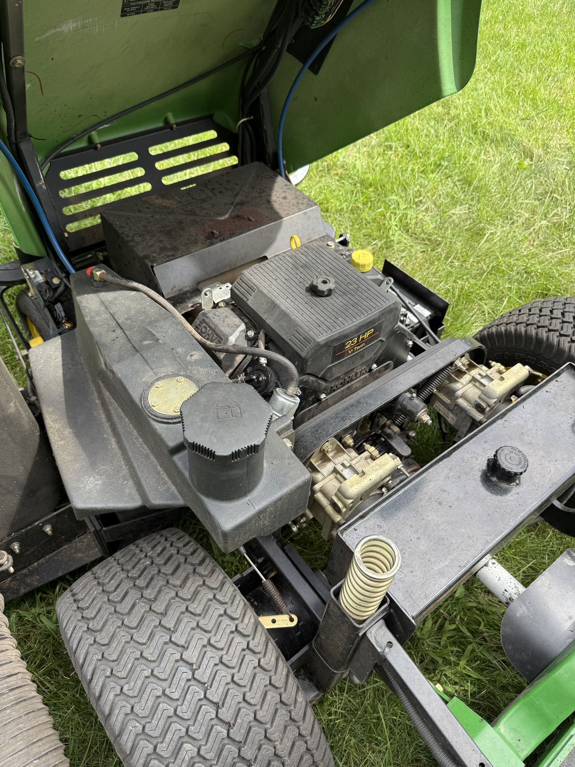 2004 John Deere F687 Image 13