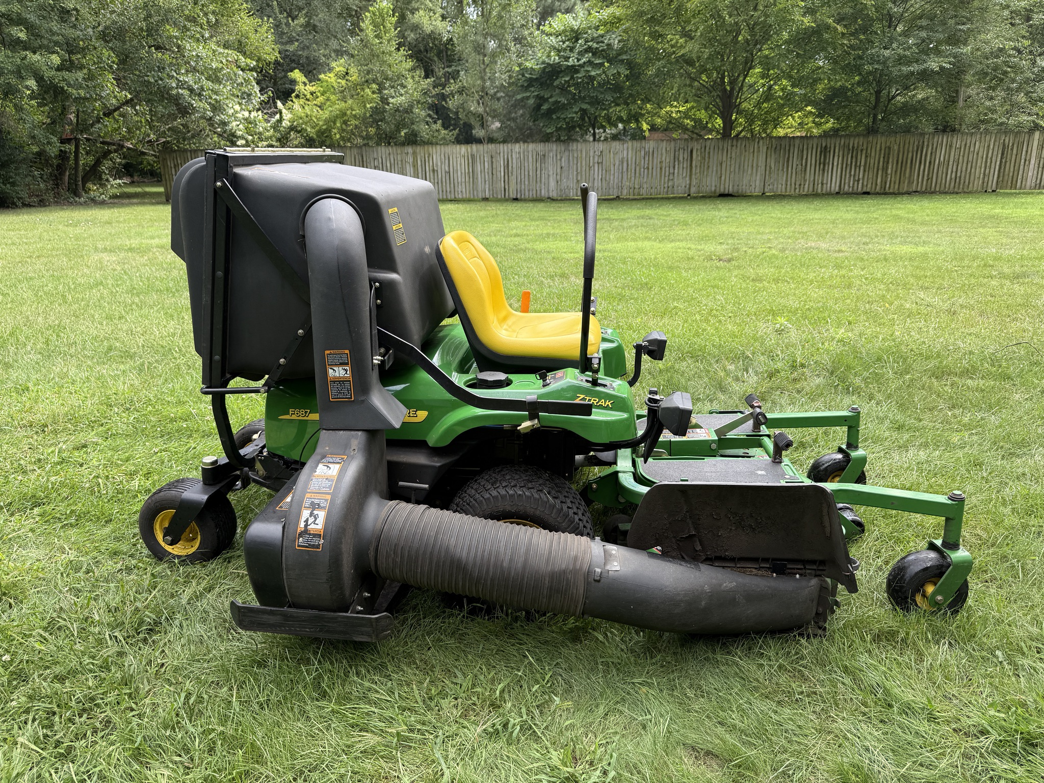 2004 John Deere F687 Image 2