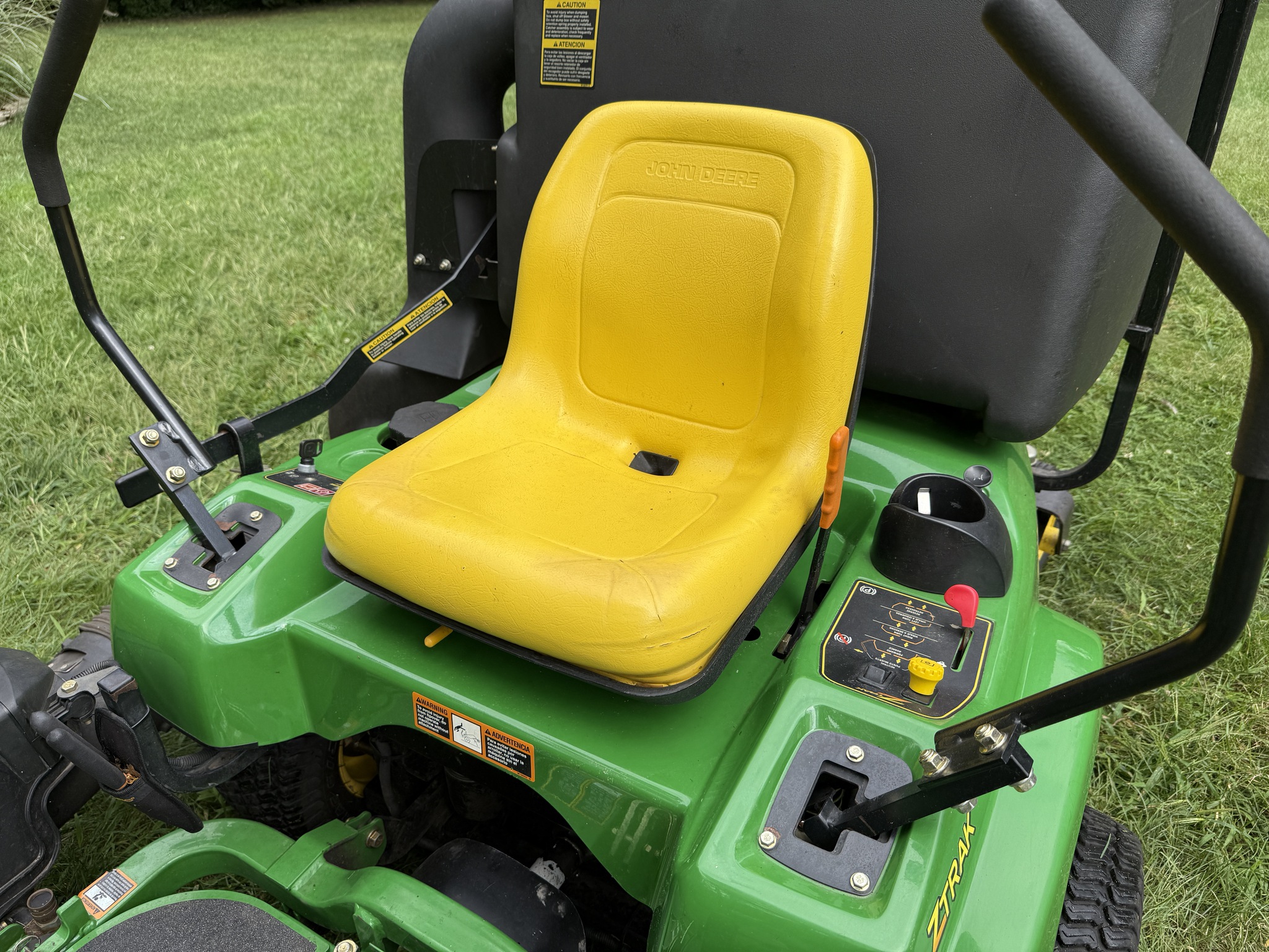 2004 John Deere F687 Image 10