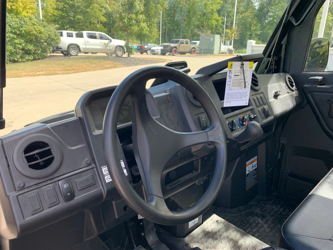 2025 John Deere XUV845M Image 2