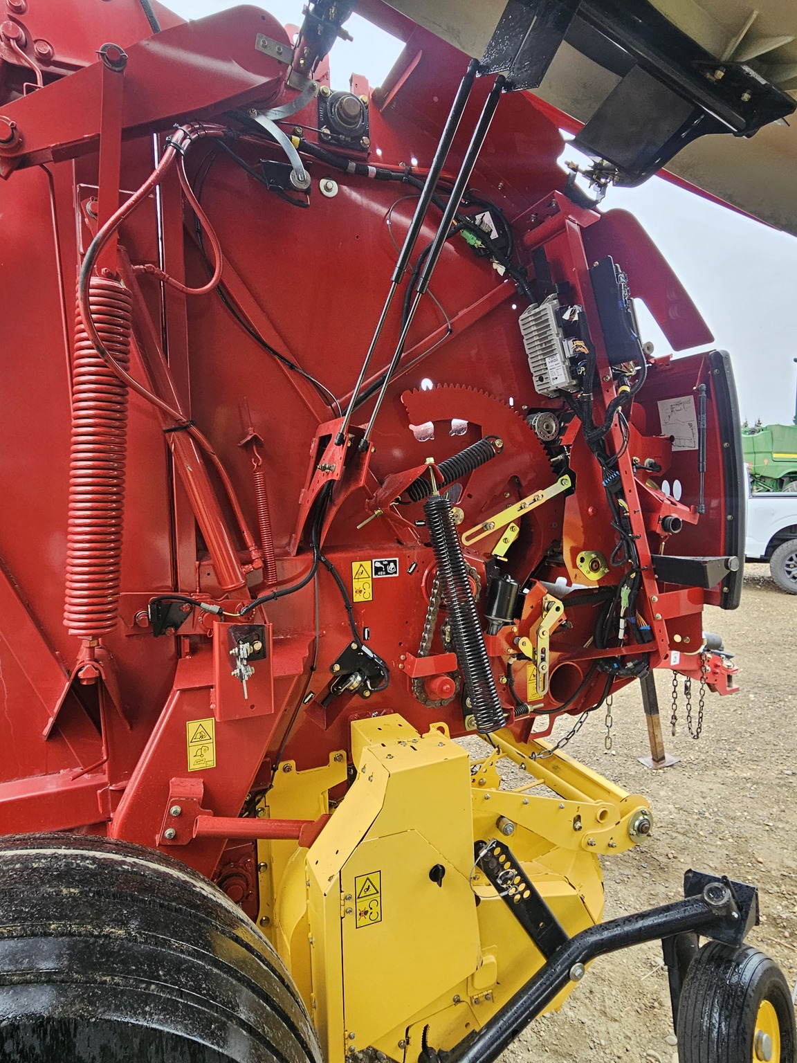 2020 New Holland Rollbelt 560 Image 7