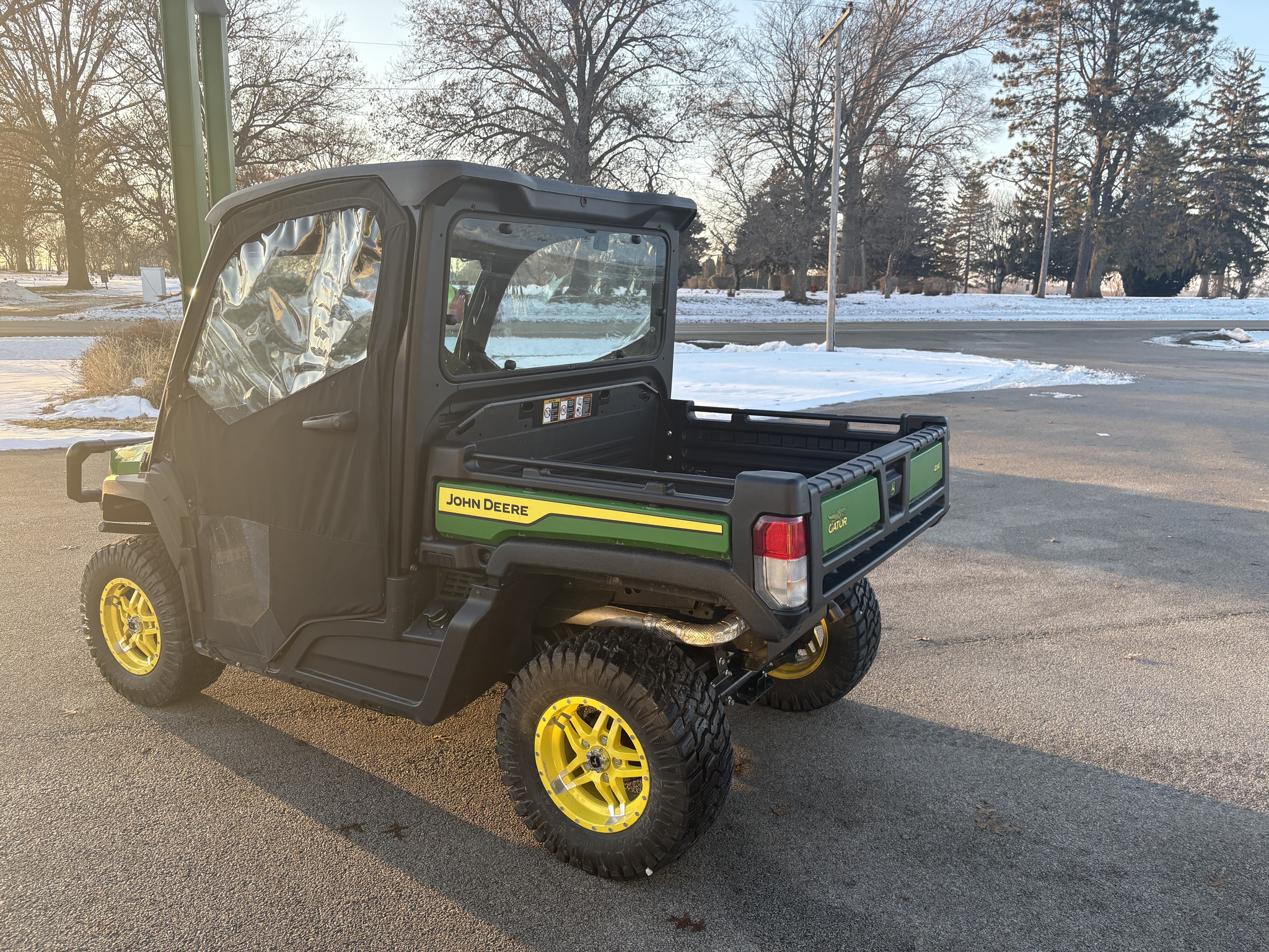  2024 John Deere XUV 835M at Heritage Tractor in Kewanee, IL