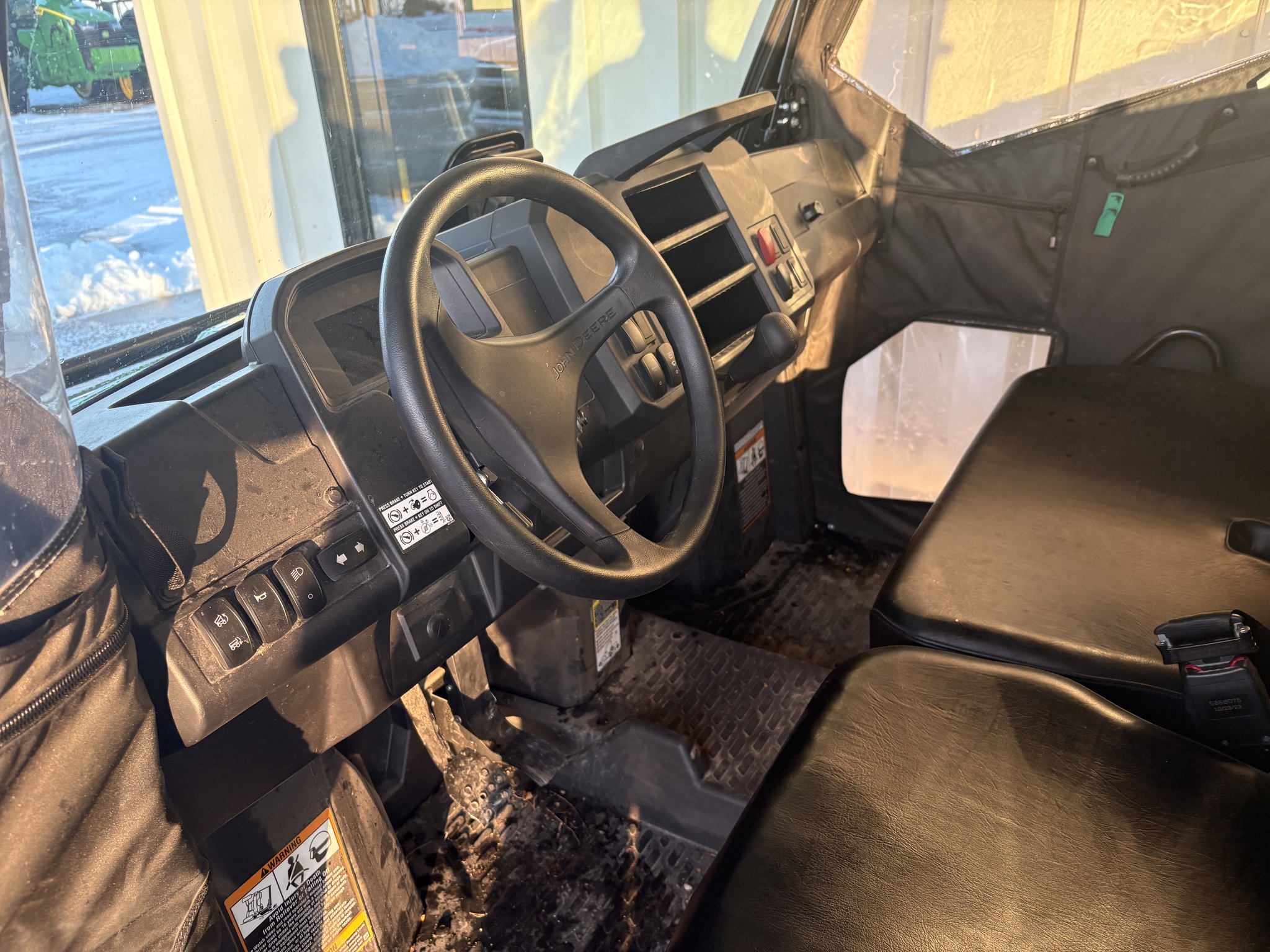  2024 John Deere XUV 835M at Heritage Tractor in Kewanee, IL
