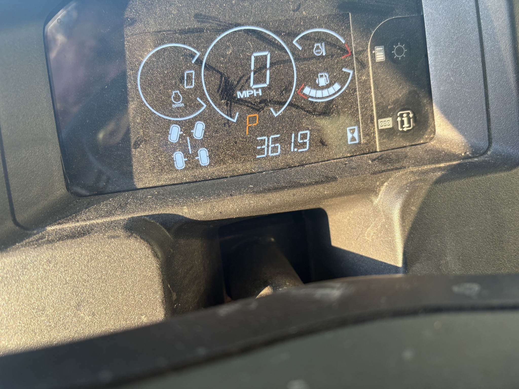  2024 John Deere XUV 835M at Heritage Tractor in Kewanee, IL