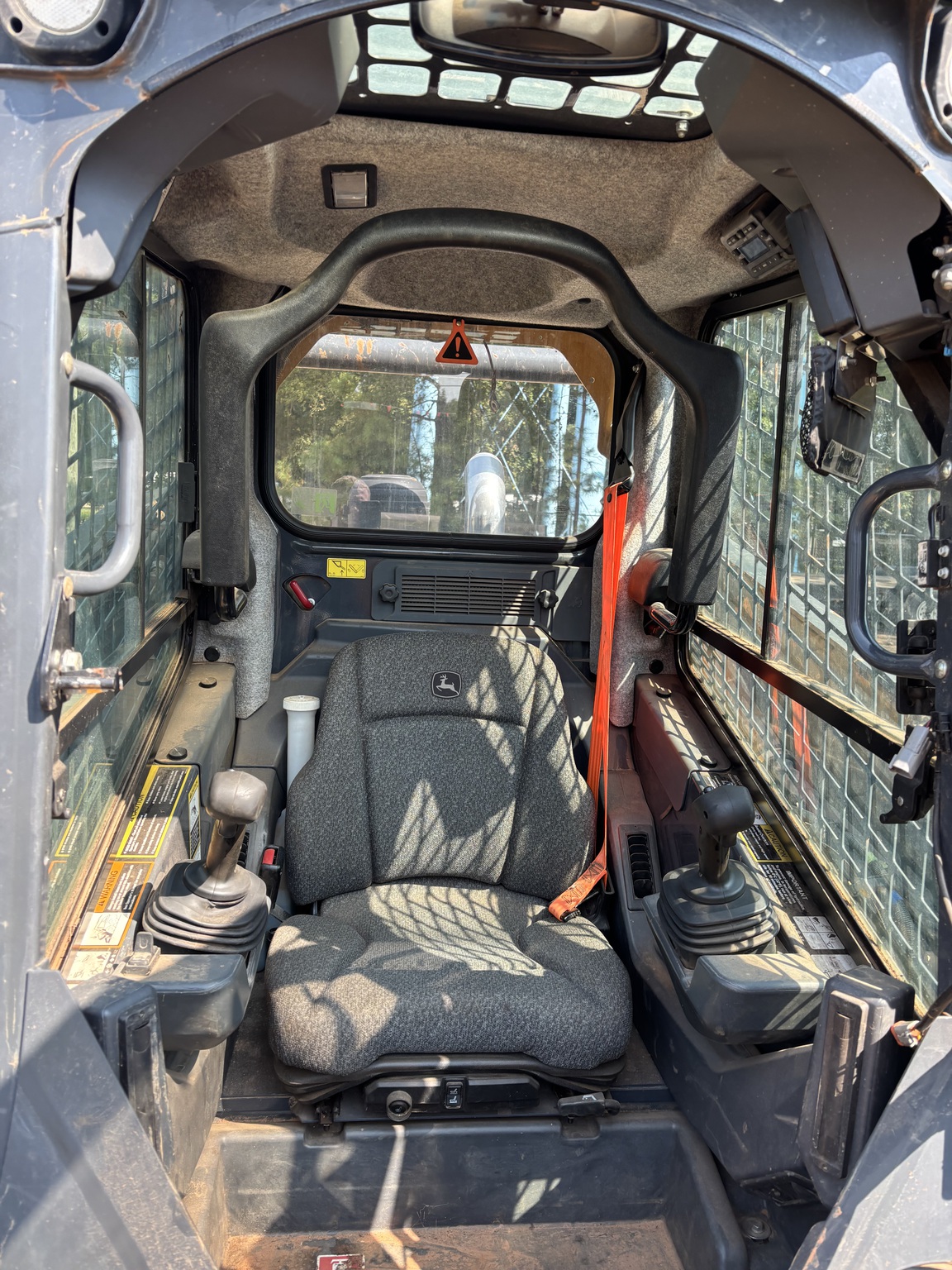 2023 John Deere 333G Image 5