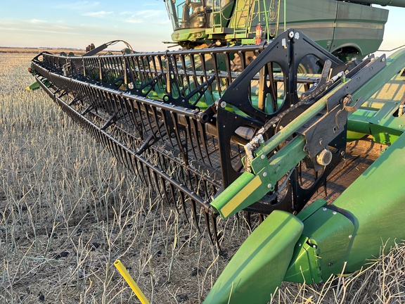 Used 2024 John Deere HD45R Combine Platforms at Horizon Ag & Turf in Lloydminster, AB - Photo6