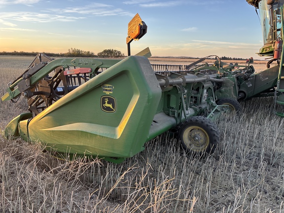 Used 2024 John Deere HD45R Combine Platforms at Horizon Ag & Turf in Lloydminster, AB - Photo2