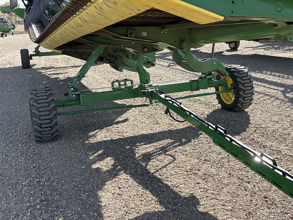Used 2024 John Deere HD45R Combine Platforms at Horizon Ag & Turf in Wetaskiwin, AB - Photo4