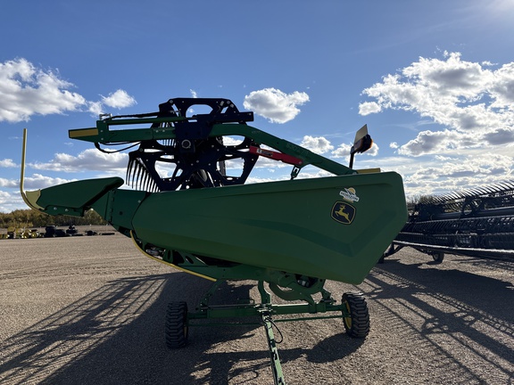 Used 2024 John Deere HD45R Combine Platforms at Horizon Ag & Turf in Wetaskiwin, AB - Photo2
