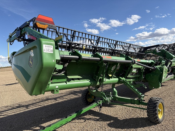 Used 2024 John Deere HD45R Combine Platforms at Horizon Ag & Turf in Wetaskiwin, AB - Photo19