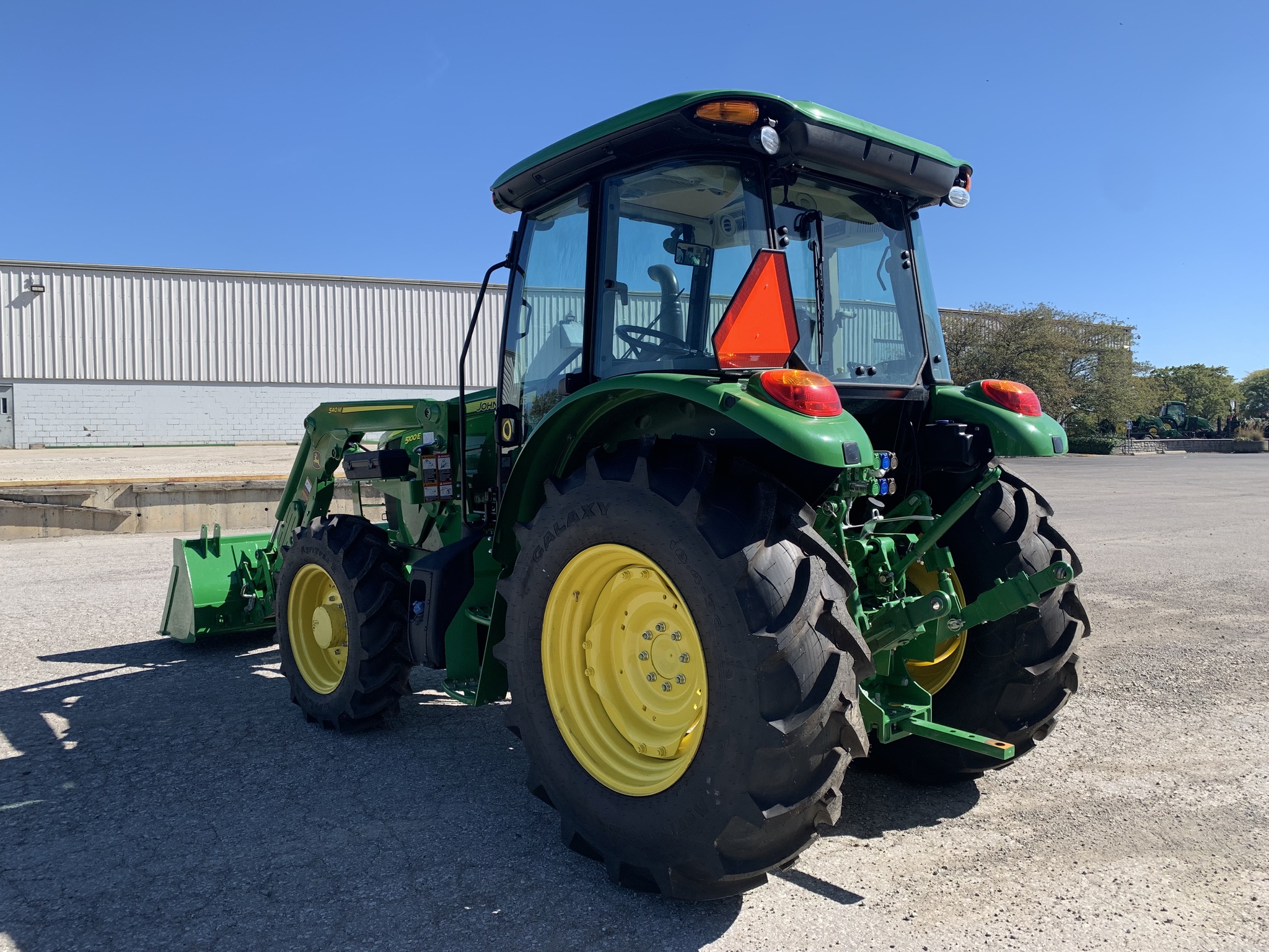 2025 John Deere 5100E Image 3