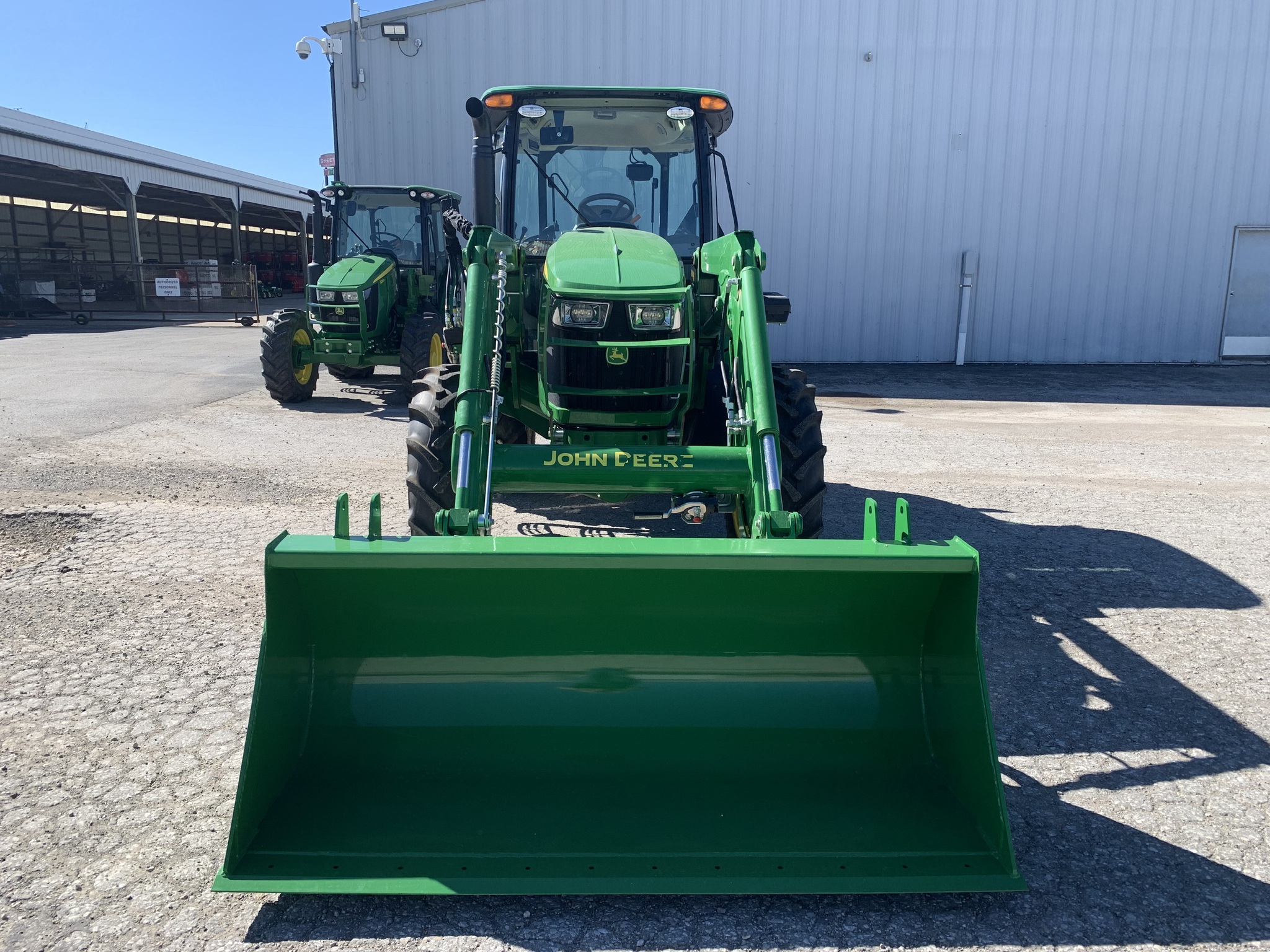 2025 John Deere 5100E Image 5