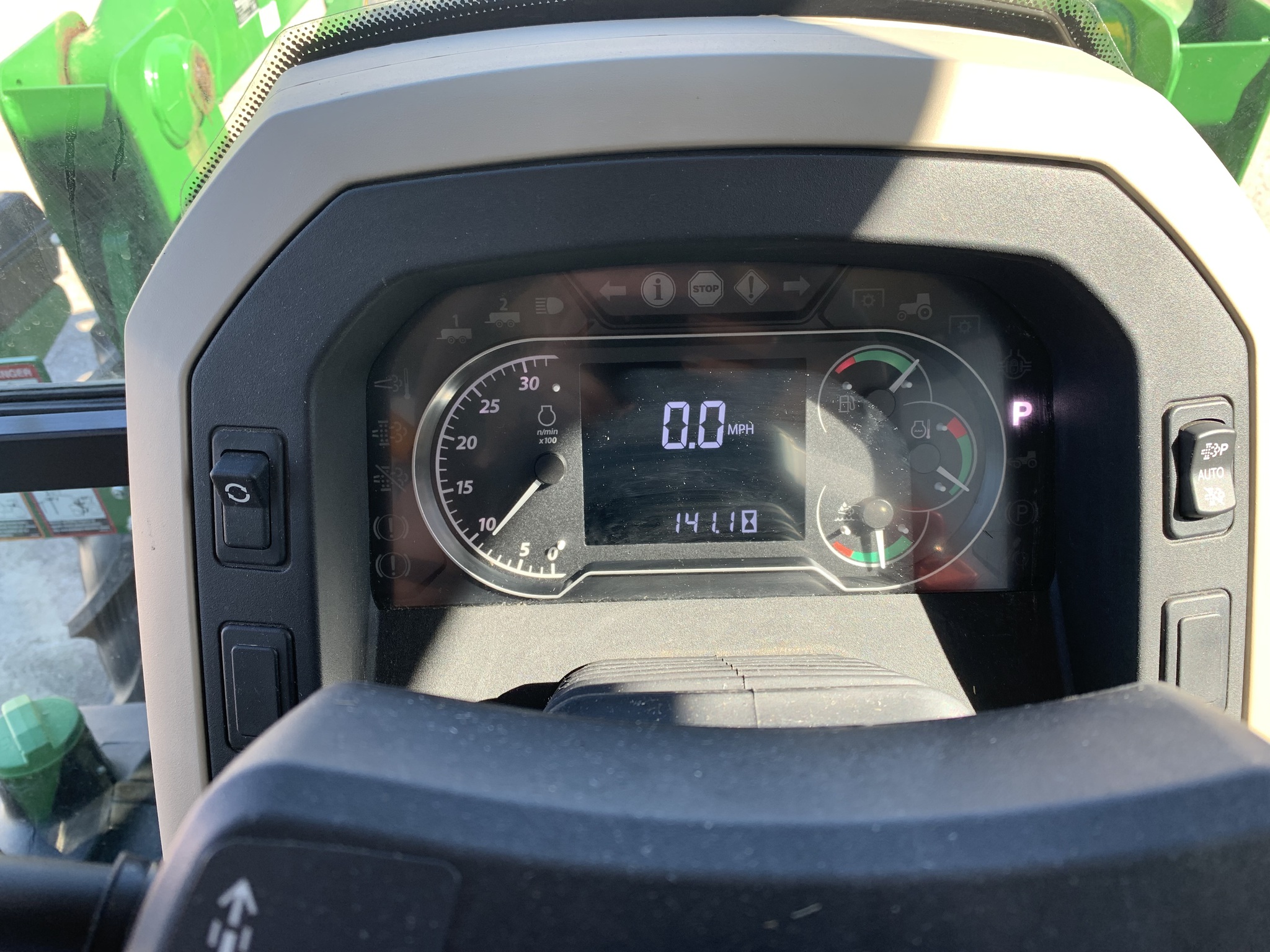 2025 John Deere 5100E Image 10
