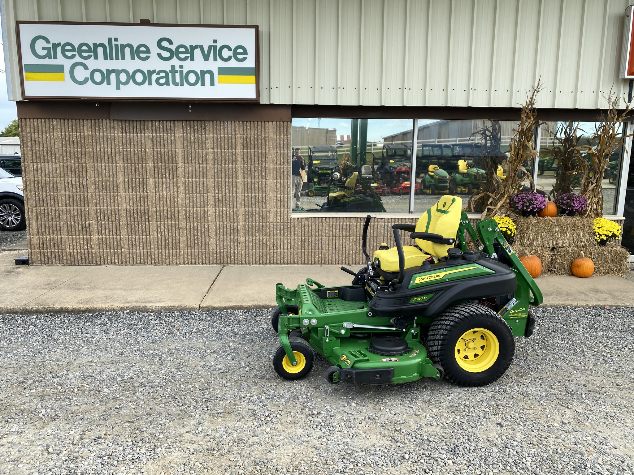 2023 John Deere Z930M Image 1