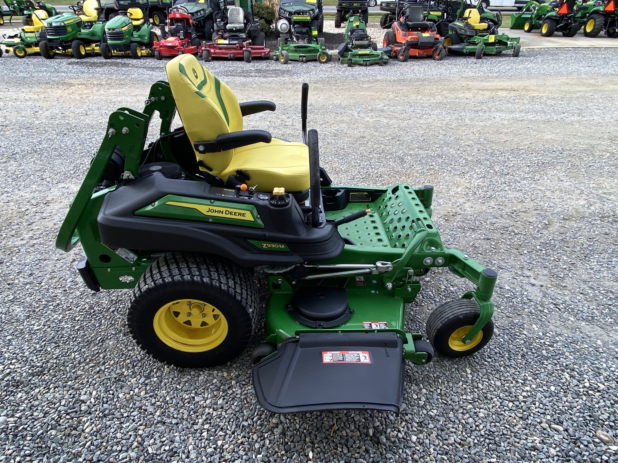 2023 John Deere Z930M Image 4