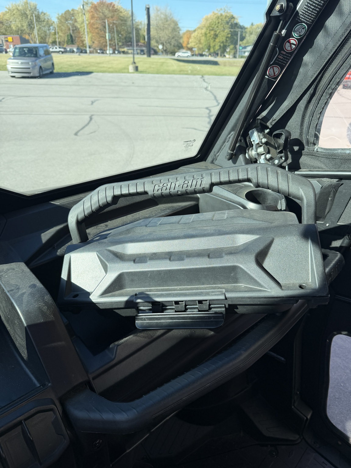 2023 Can-Am Defender HD9 DPS Image 21