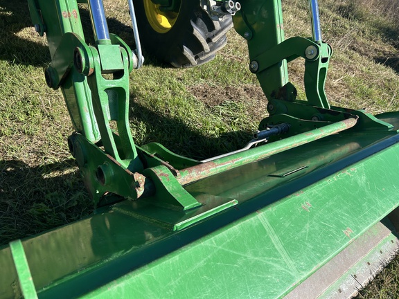 Photo of 2022 John Deere 6105E