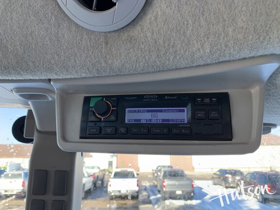 Photo of 2022 John Deere 6105E