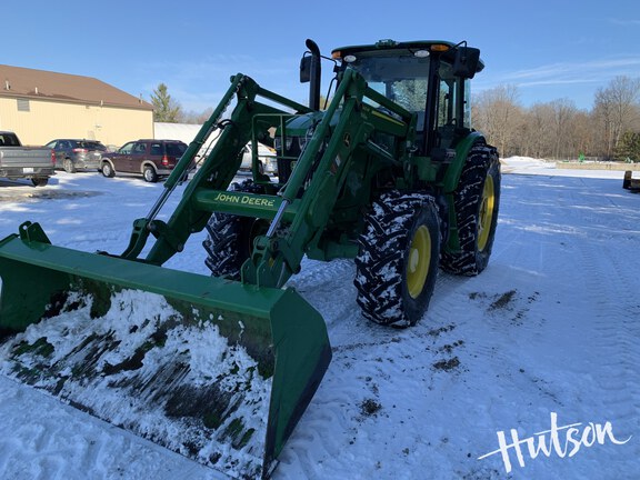 Photo of 2022 John Deere 6105E