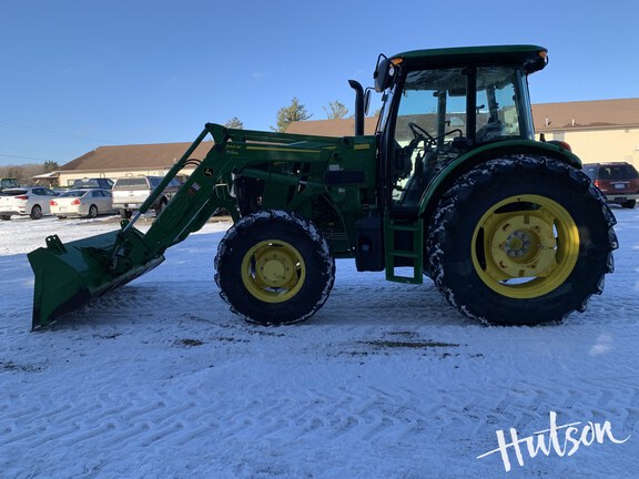 Photo of 2022 John Deere 6105E