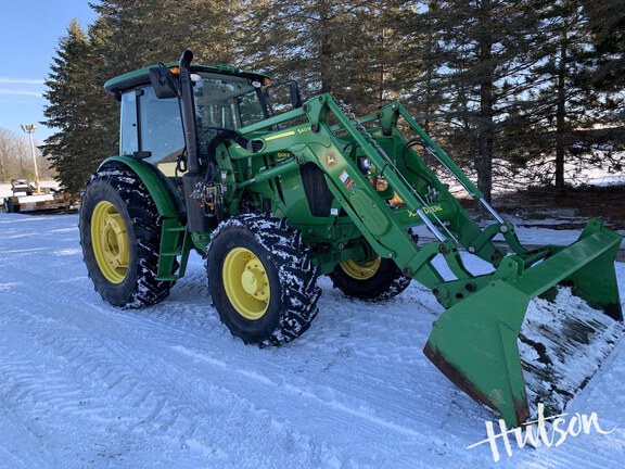 Photo of 2022 John Deere 6105E