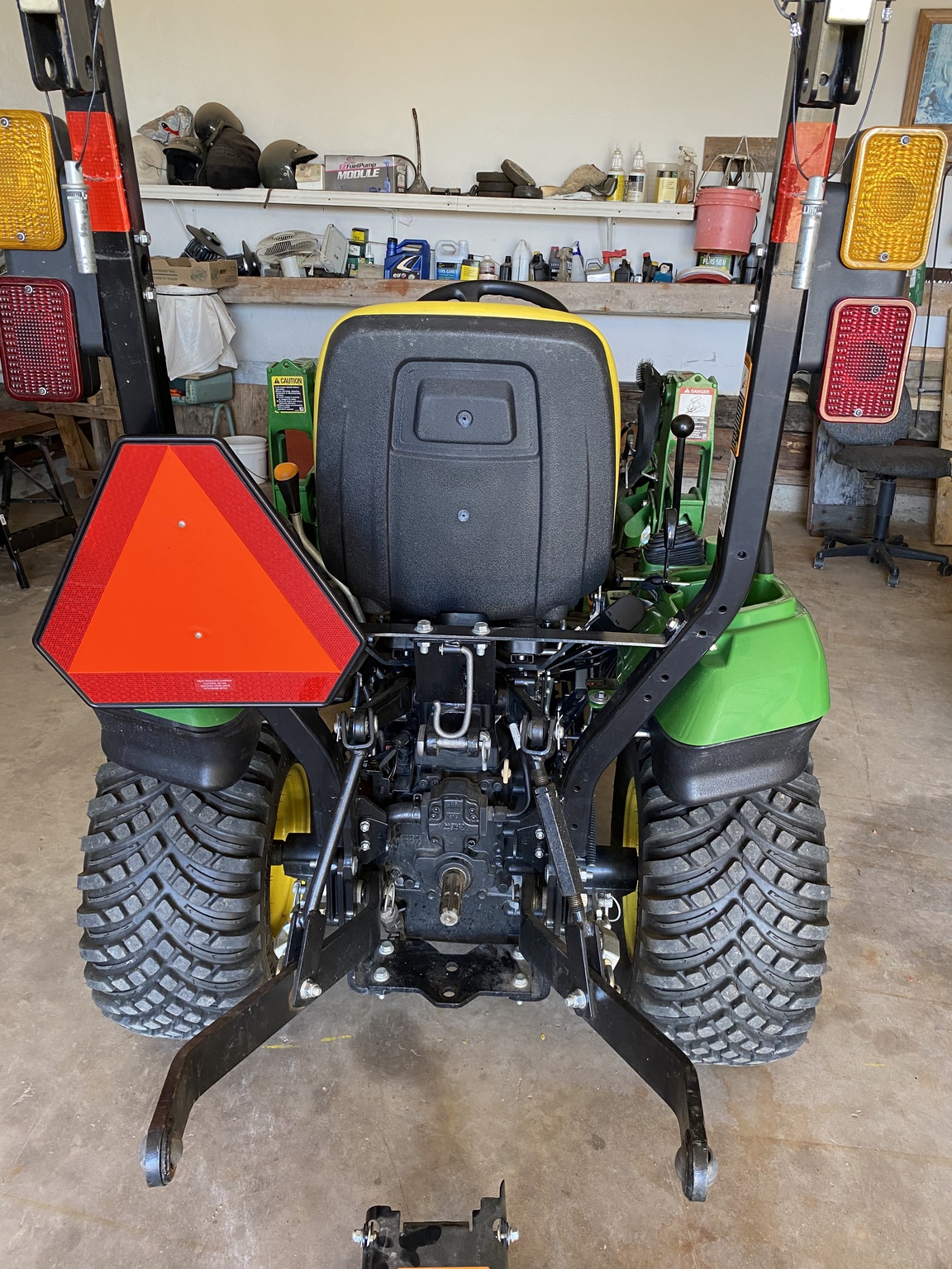 2023 John Deere 1023E Image 18