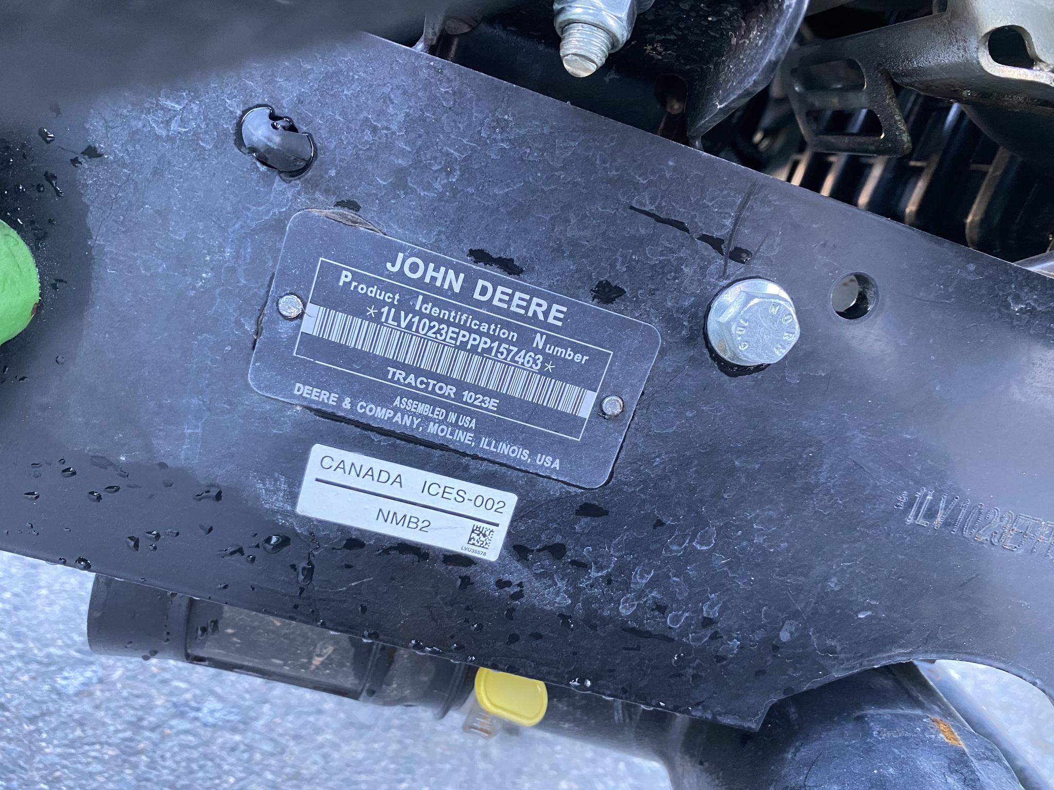 2023 John Deere 1023E Image 3