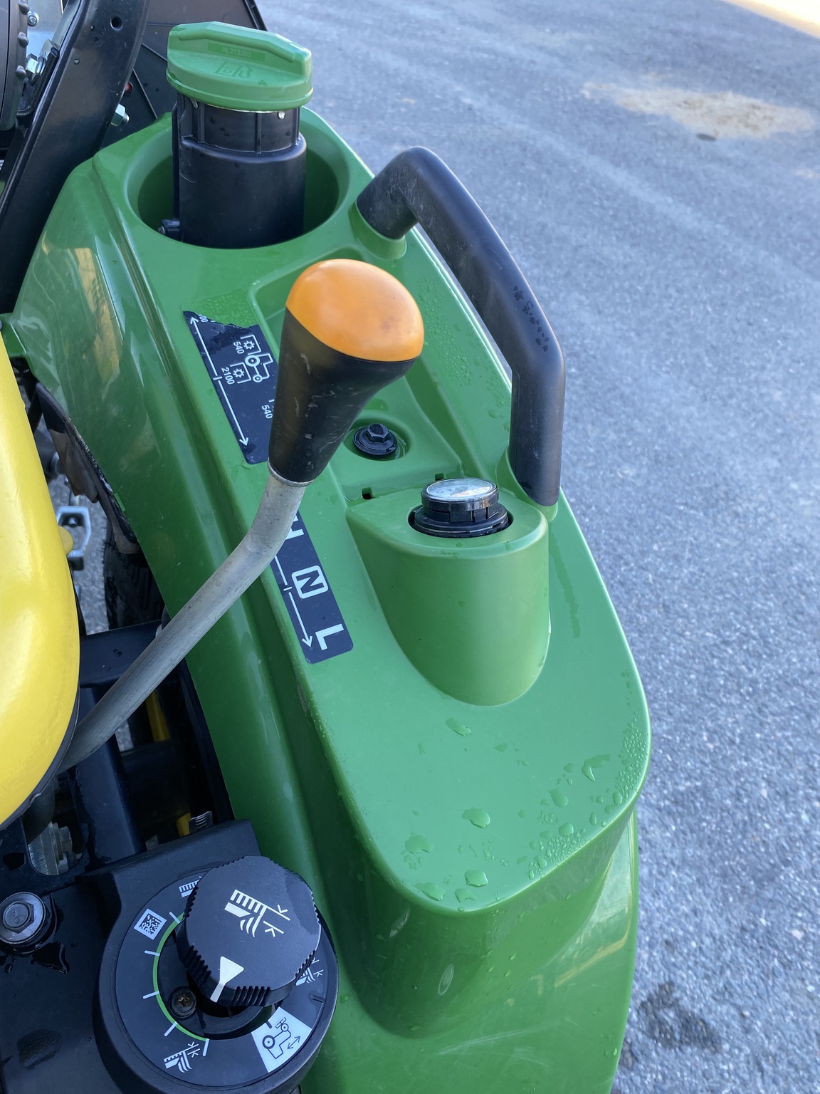 2023 John Deere 1023E Image 6