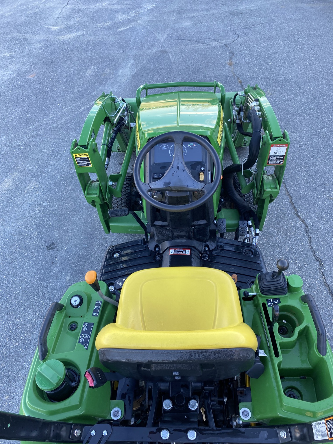 2023 John Deere 1023E Image 7