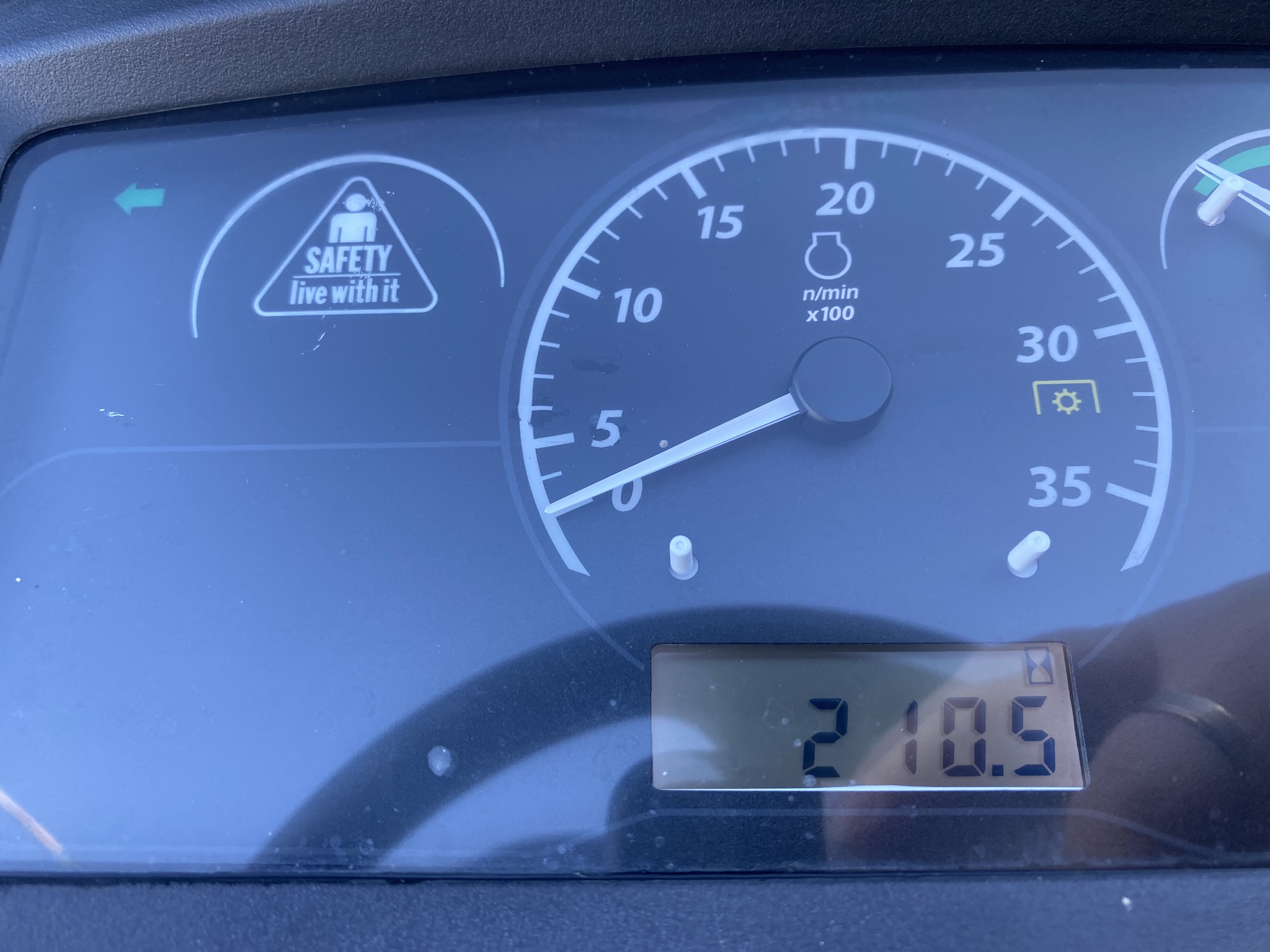 2023 John Deere 1023E Image 9