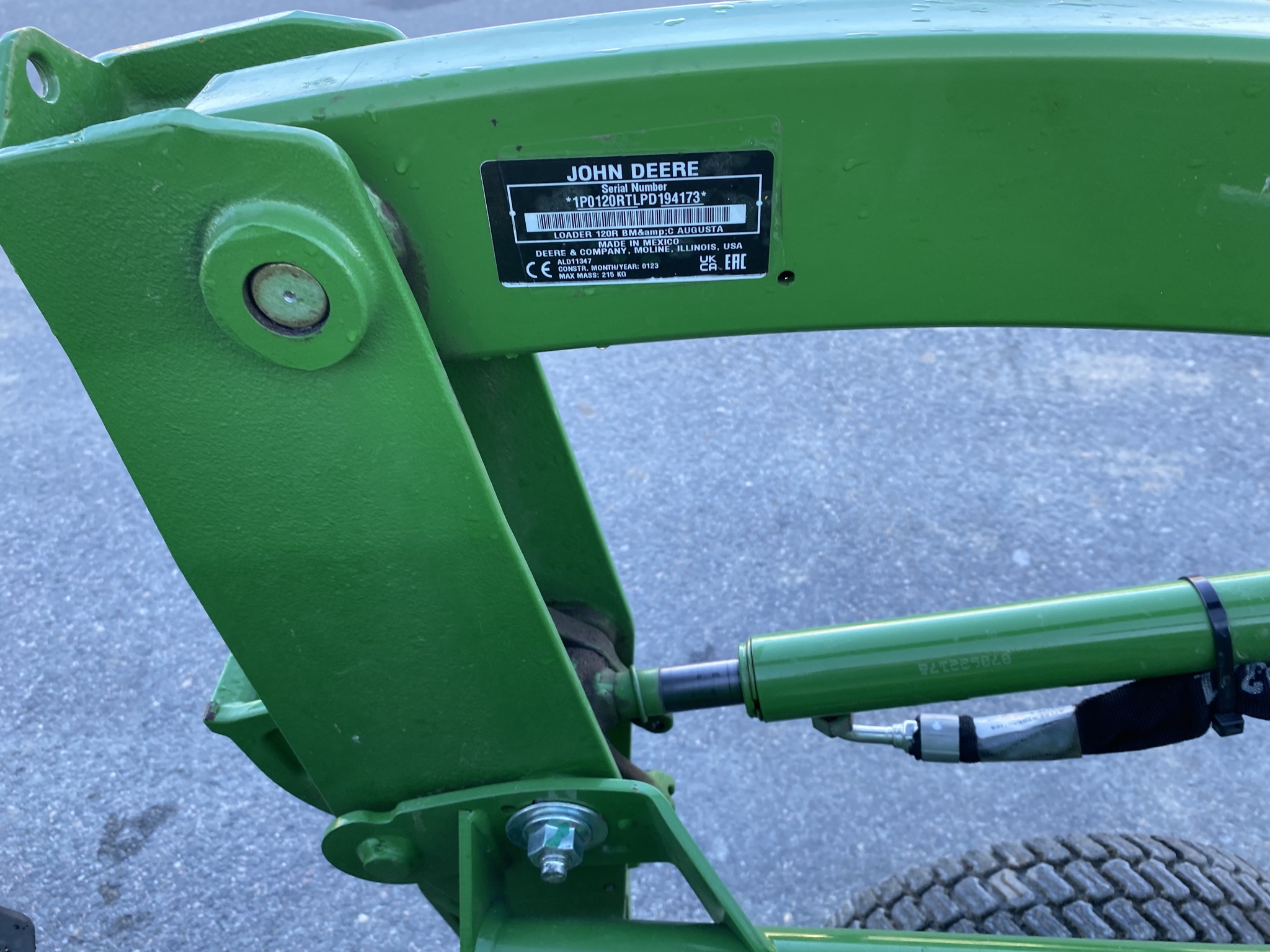 2023 John Deere 1023E Image 10
