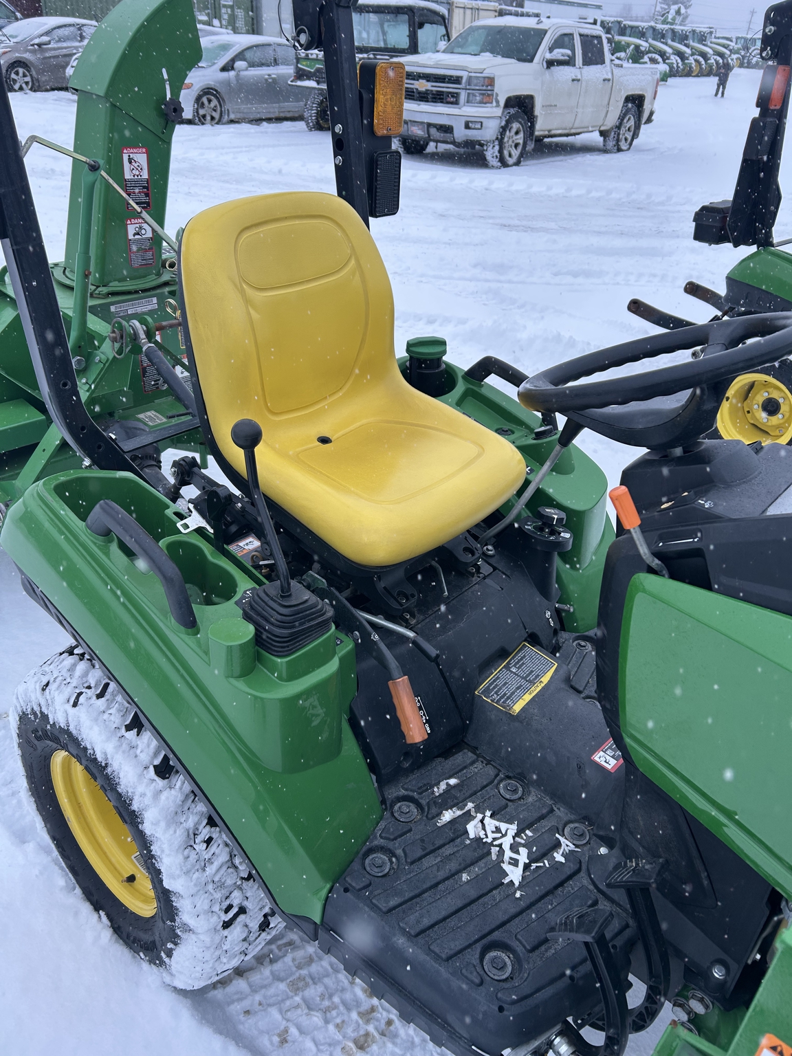 2023 John Deere 1023E Image 19