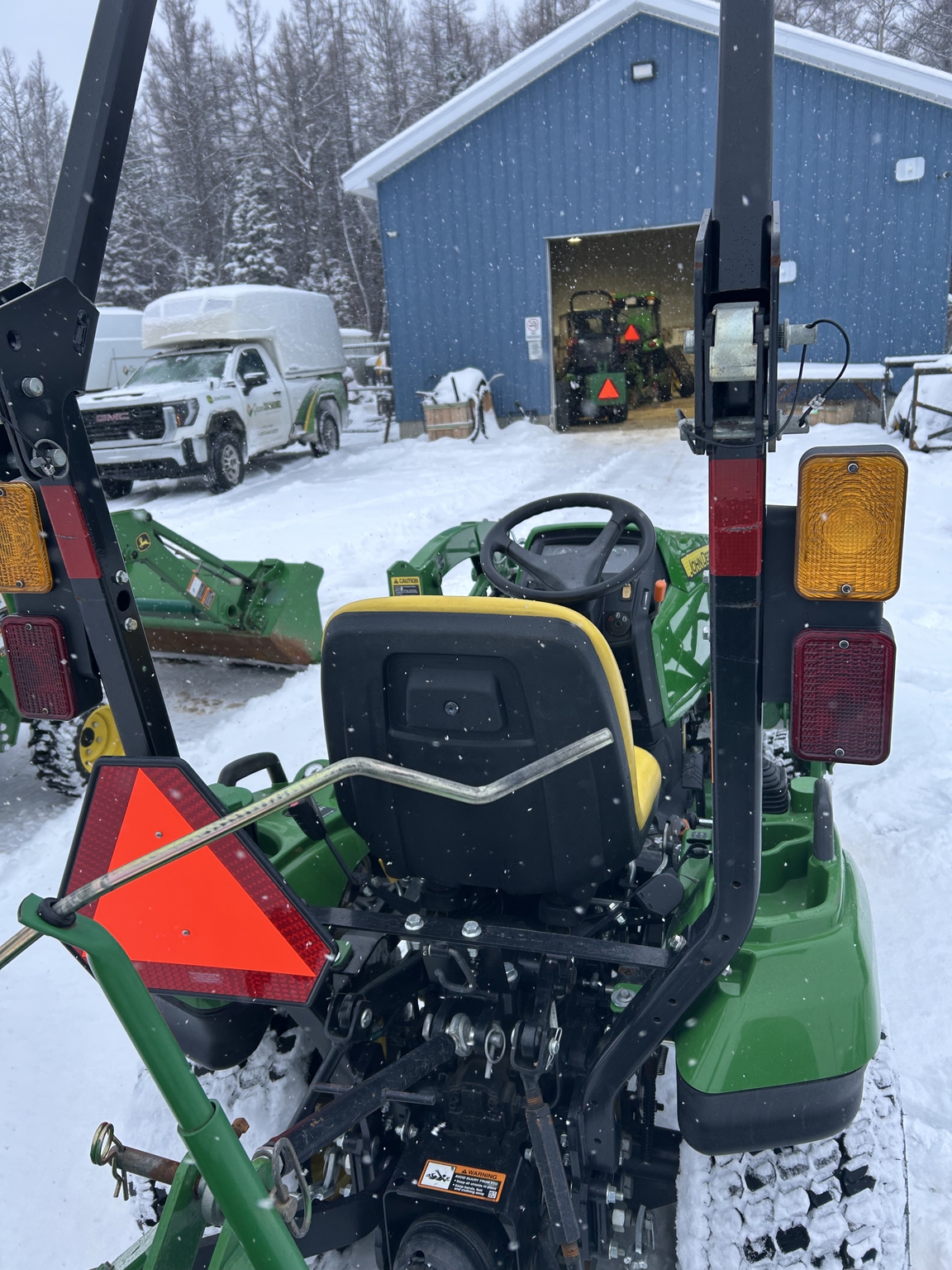 2023 John Deere 1023E Image 21