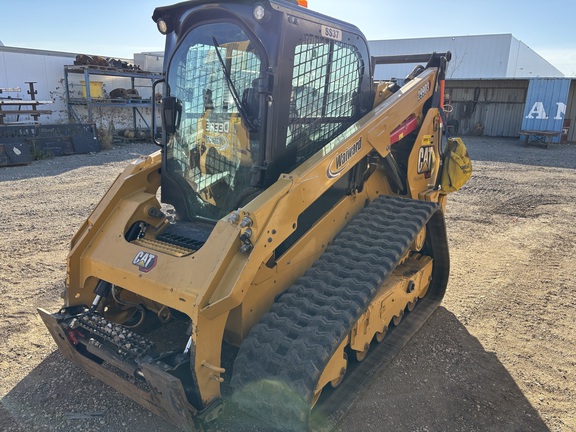 Used 2024 Caterpillar 299D3 Compact Track Loaders at Horizon Ag & Turf in Edmonton West, AB - Photo2