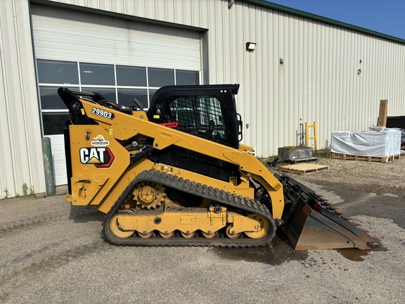 Used 2024 Caterpillar 299D3 Compact Track Loaders at Horizon Ag & Turf in Edmonton West, AB - Photo2