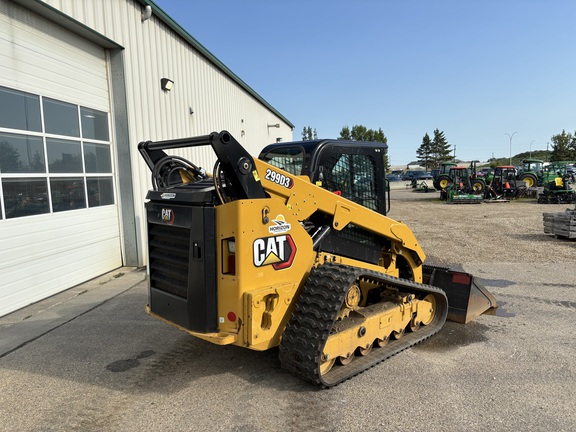 Used 2024 Caterpillar 299D3 Compact Track Loaders at Horizon Ag & Turf in Edmonton West, AB - Photo3