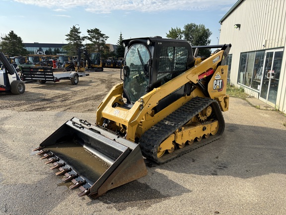Used 2024 Caterpillar 299D3 Compact Track Loaders at Horizon Ag & Turf in Edmonton West, AB - Photo7