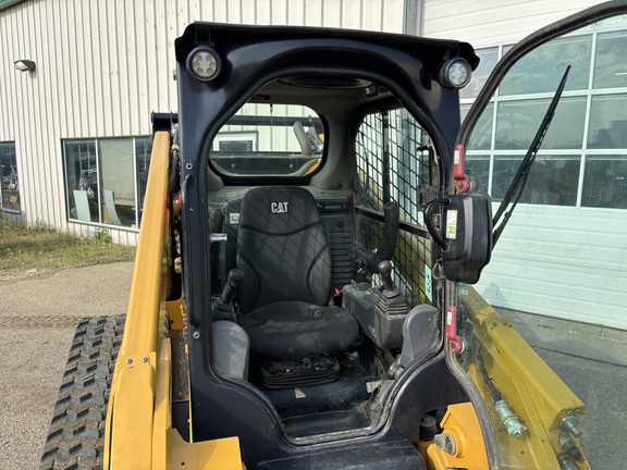 Used 2024 Caterpillar 299D3 Compact Track Loaders at Horizon Ag & Turf in Edmonton West, AB - Photo9