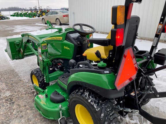 Photo of 2022 John Deere 1025R